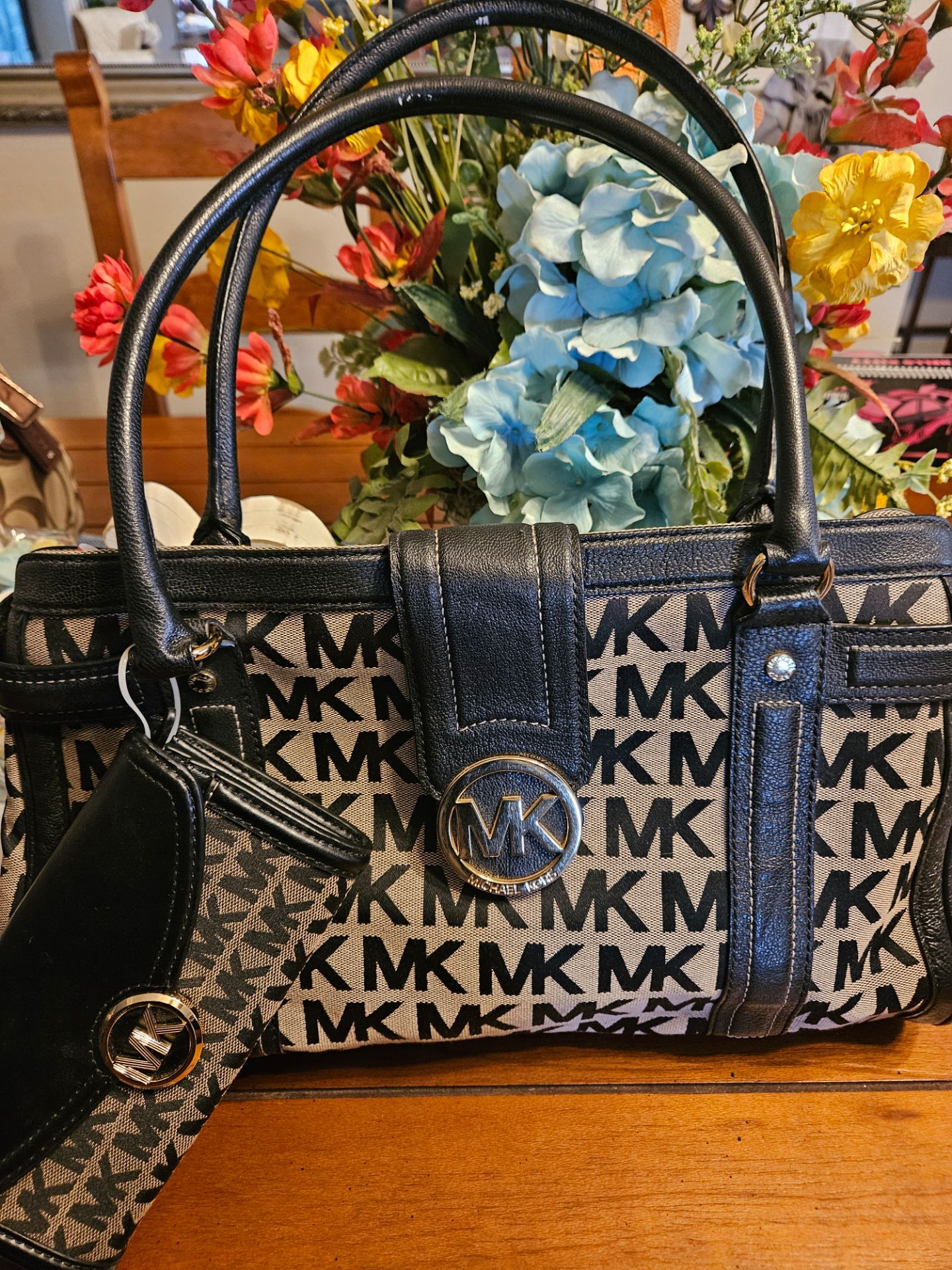 Beautiful Genuine Designer Michael Kors Purse