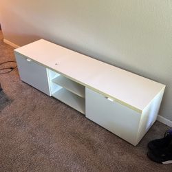 Entertainment Center/TV Stand table 