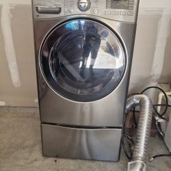 LG Washer and Dryer Set
