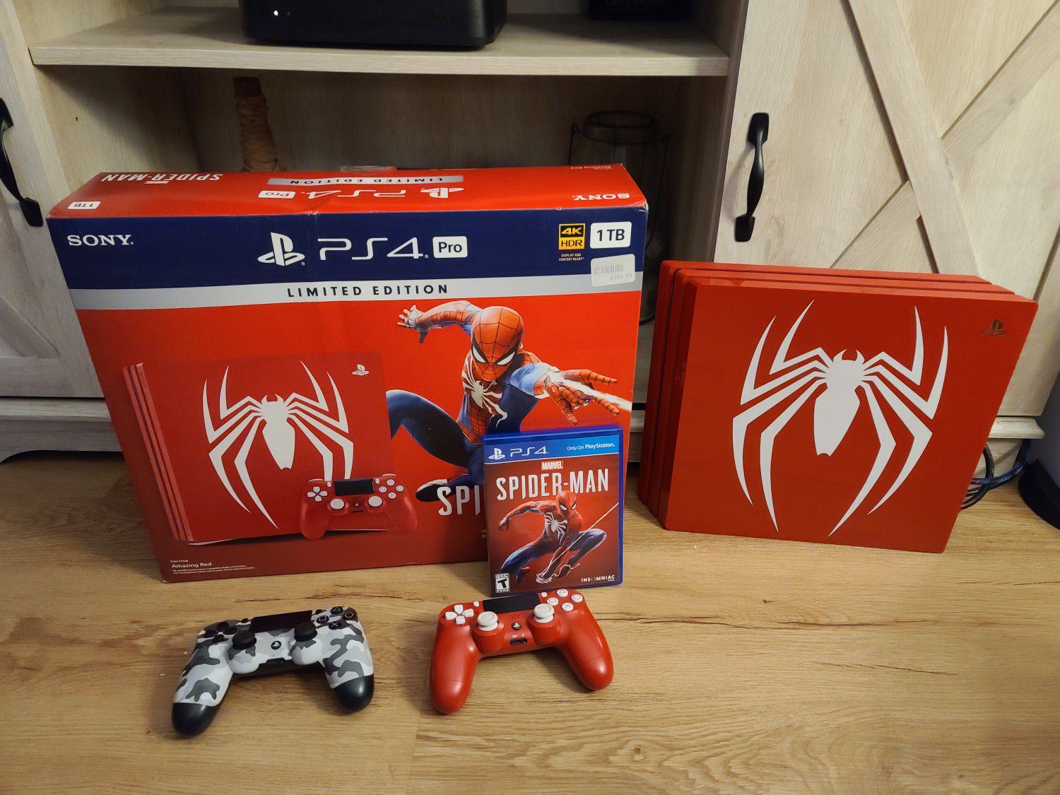 Playstation 4 Pro Spiderman Special Edition
