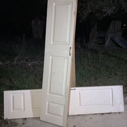 Used 2 Bi-Fold Doors. They’re Stained But Can Be Painted. . OBO