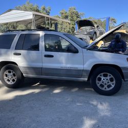 2000 Jeep Grand Cherokee  For **Parts Only**