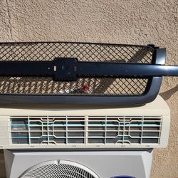 2005 Chevy Silverado Grill