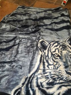 HUGE silk warm solaron blanket.