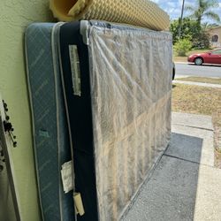 Queen Mattress With Boxspring And Headboard