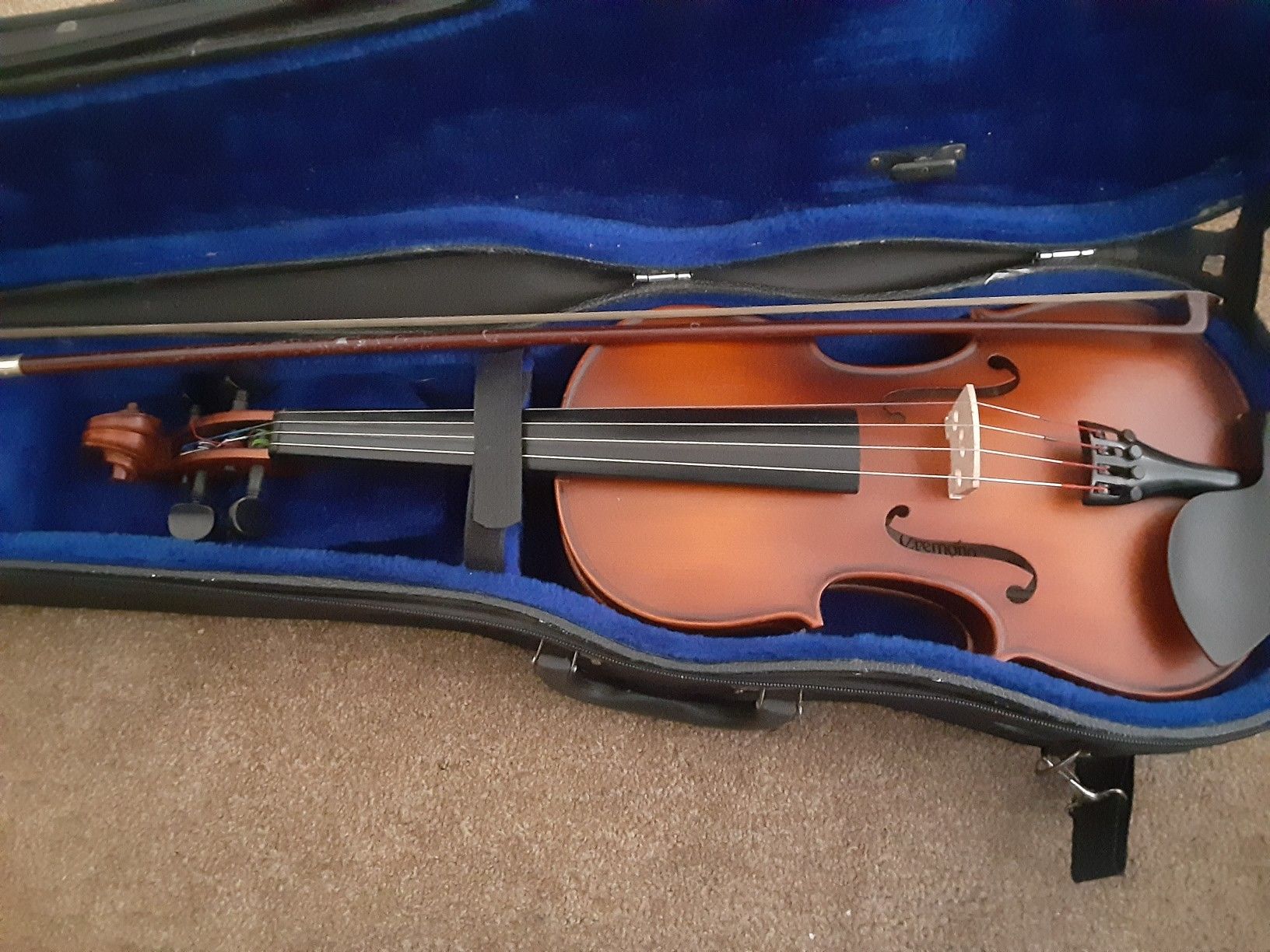 Cremona violin