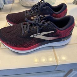 Brooks Ghost Size 9