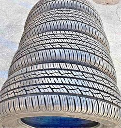 235/60/18 Continetal Selling a set of 4 tires in excellent condition 🫡