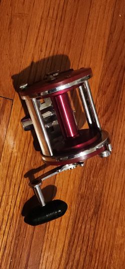 Vintage Left Handed Jigmaster 500s Fishing Reel