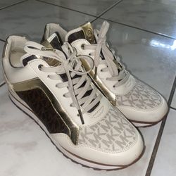 Micheal Kors Shoes Womans Size 8