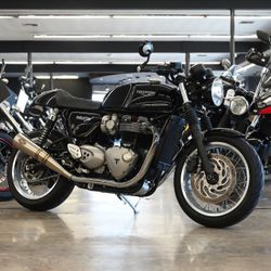 2016 TRIUMPH THRUXTON