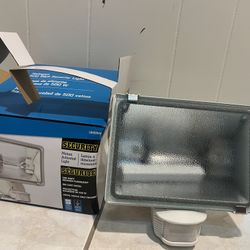 Motion Activated Halogen 500 Watt Security Light In White