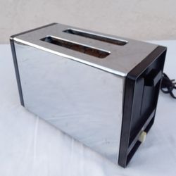 Vintage GE 900 Watts Black & Chrome 2-Slice Toaster with Slider (Setting 1-9) for Lighter to Darker Toasts & Pull Open Bottom to Remove Breadcrumbs
