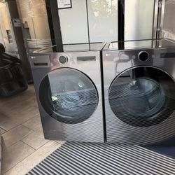 Lg Front Load Washer And Gas Dryer 