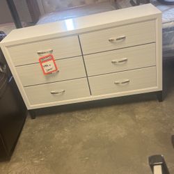 Brand new dresser, 399