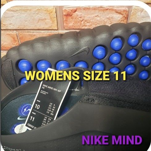 NIKE MIND WOMENS SIZE 11