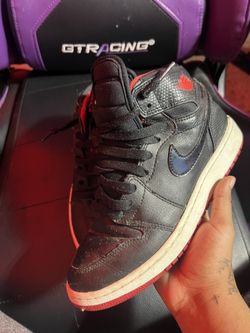 Nike Men’s Jordan 1 Retro Mid Sneakers 