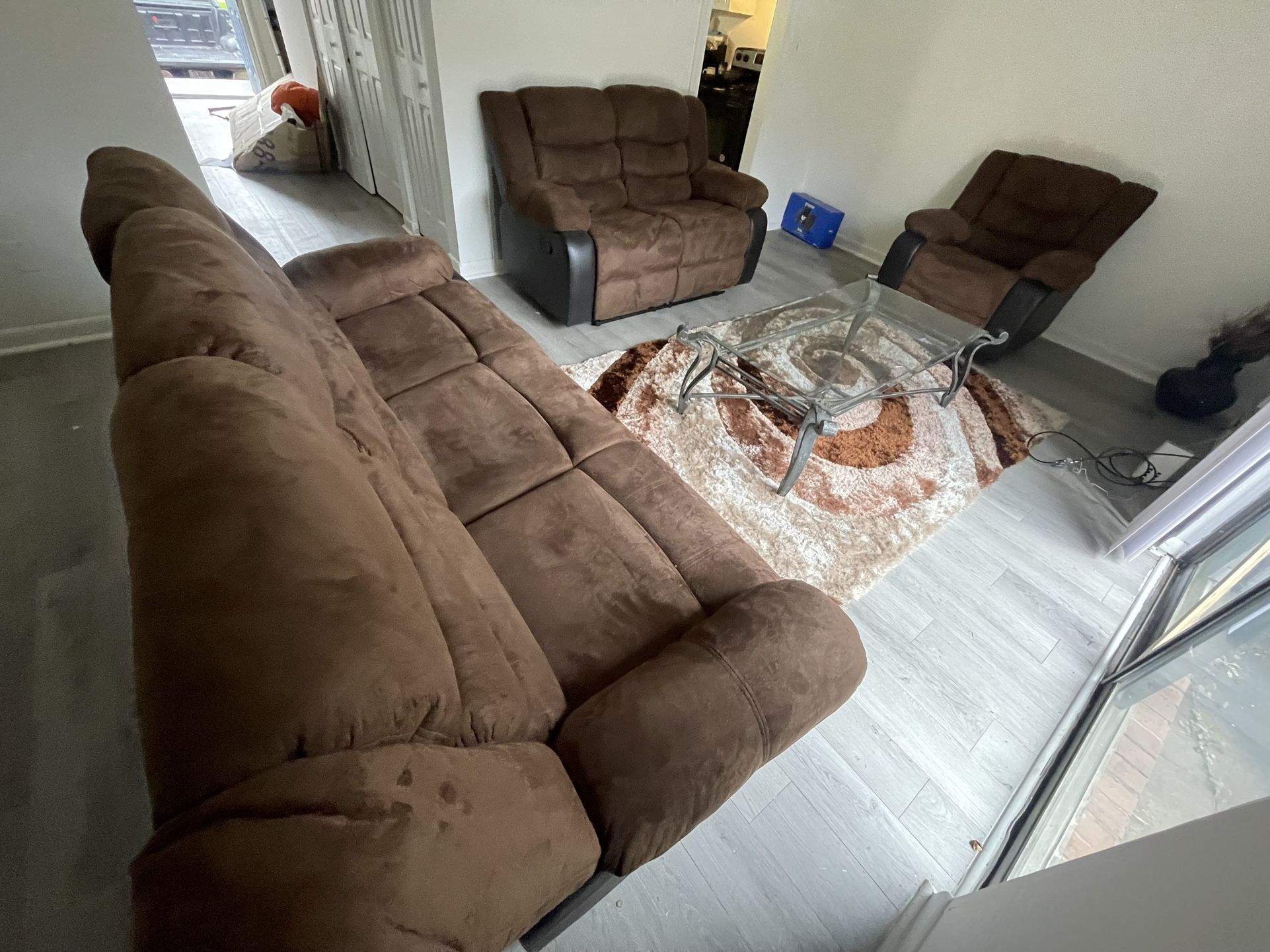 🚨🚨Save PRICE is Real !!!!Get this amazing 😉 deal on this brand new BROWN 3pc recliner set …… sofa and loveseat and chair $995 Brand new delivered