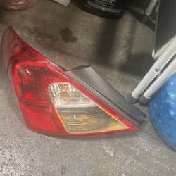 Nissan Taillight 