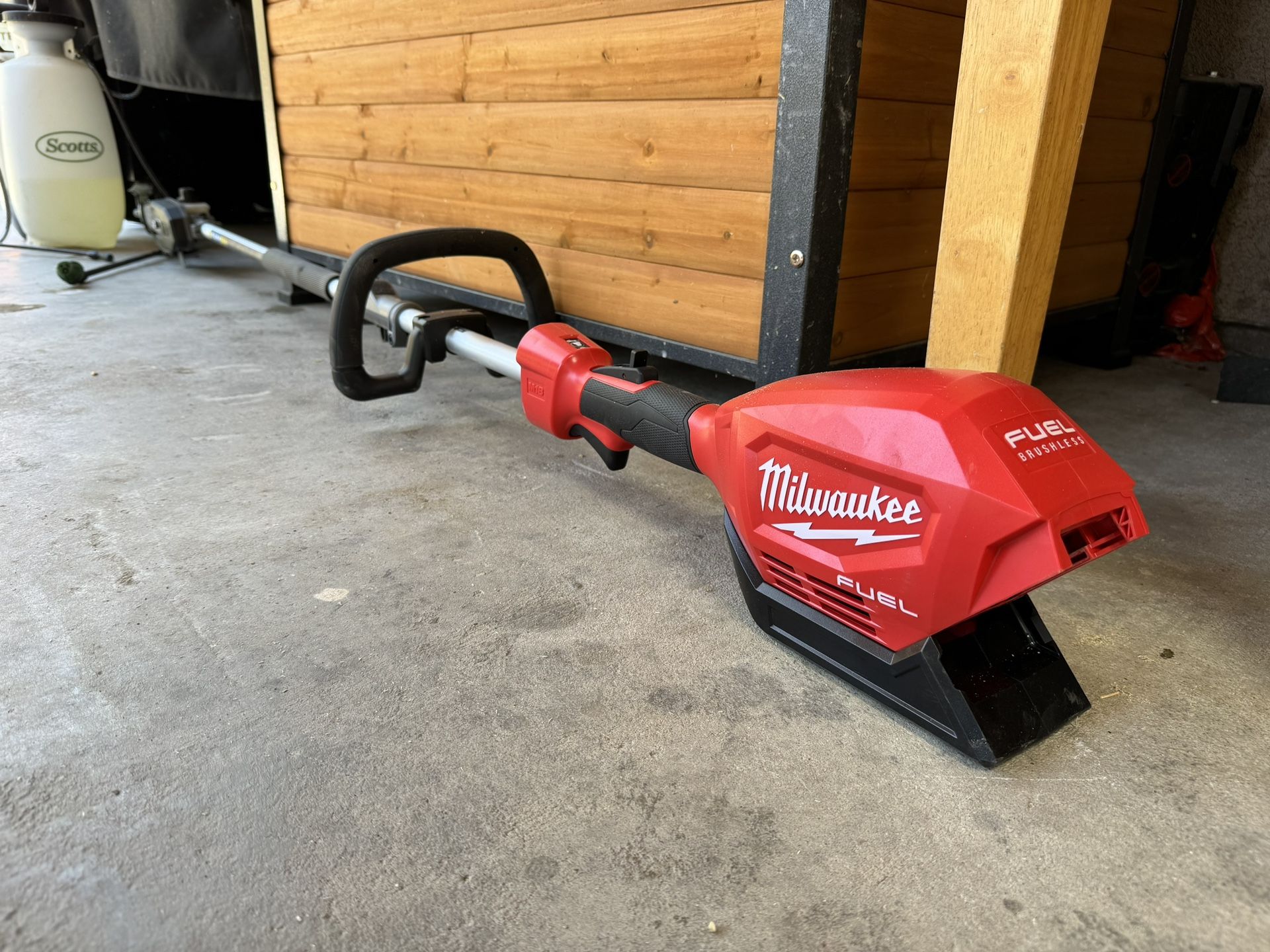 Milwaukee Extended Chainsaw