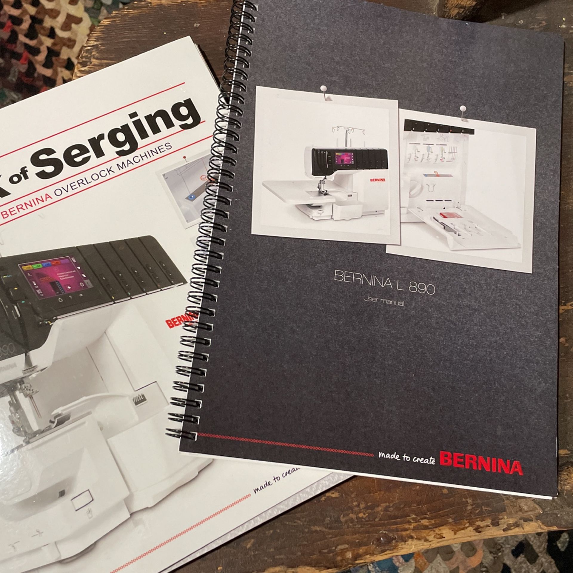 BERNINA L 890 SERGER OVERLOCK MACHINE LIKE NEW for Sale in Marysville