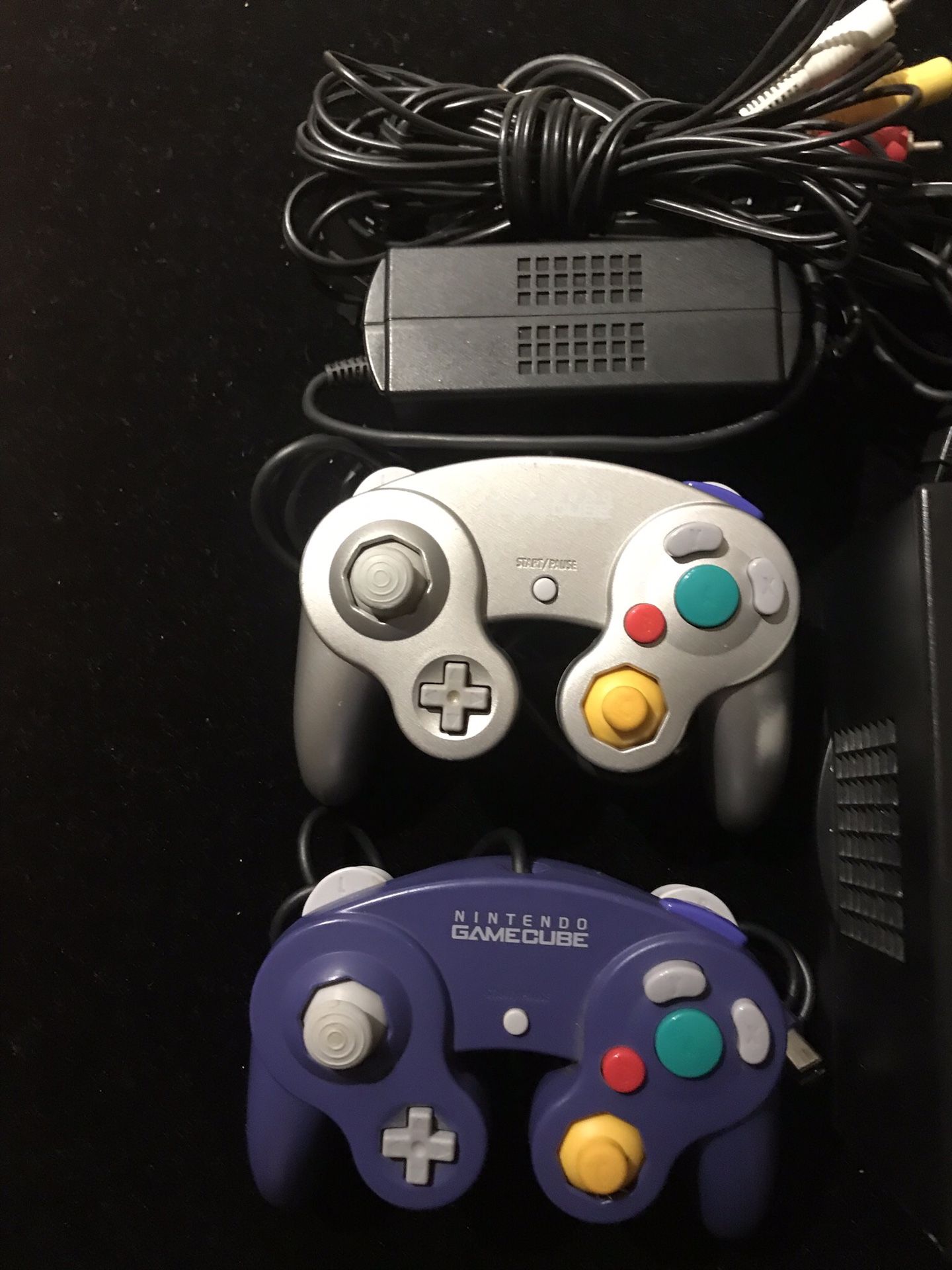 Nintendo GameCube w/ 3 OEM Controllers+4 Games+Mad Catz Memory Card