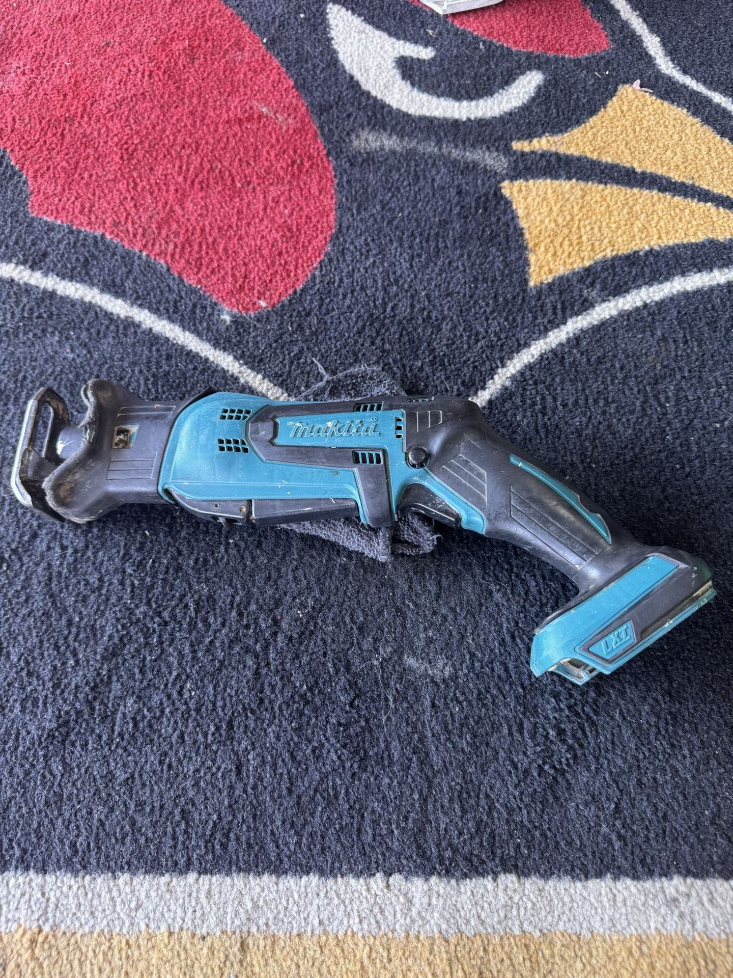 MAKita 18v Sawzall