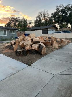 Free wood/ Leña gratis