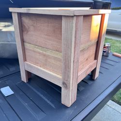 14x14 Planter Cedar