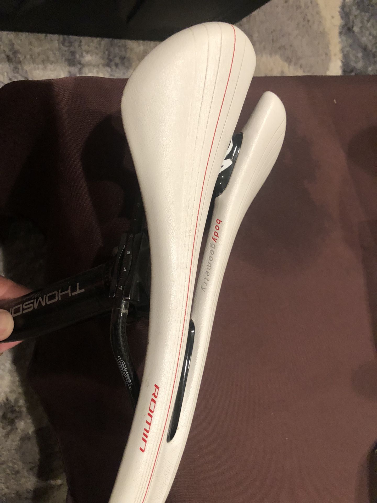 Specialized Romin Carbon 143