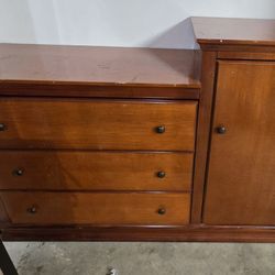 Baby Changing Dresser ***can deliver***