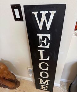 Wood Farmhouse Style Welcome Sign