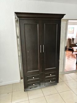 Wardrobe closet