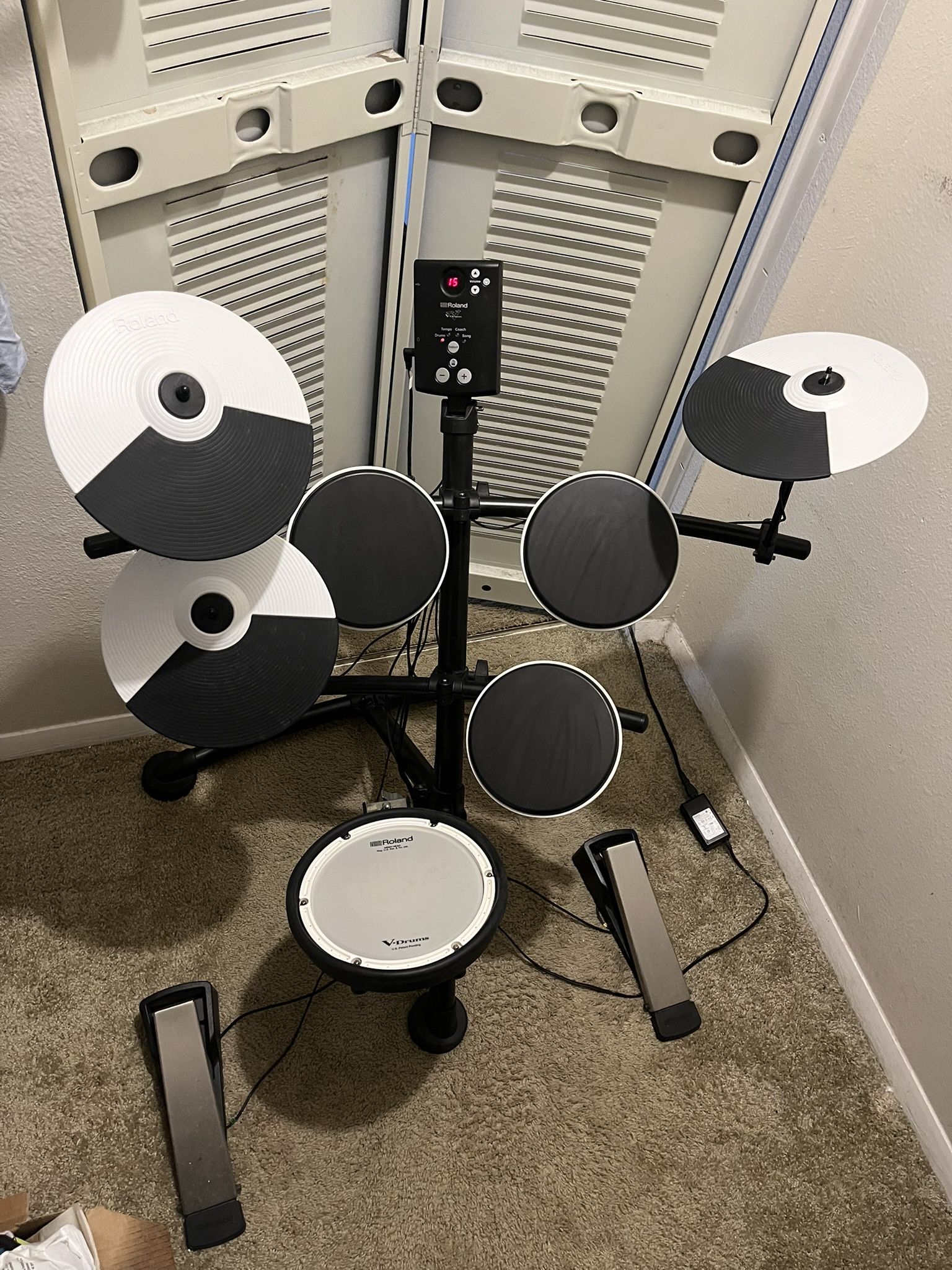 Electric Roland Drum Set Like brand New 