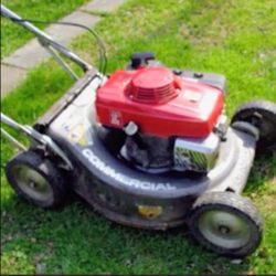 HONDA COMMERCIAL MOWER W/BAG
