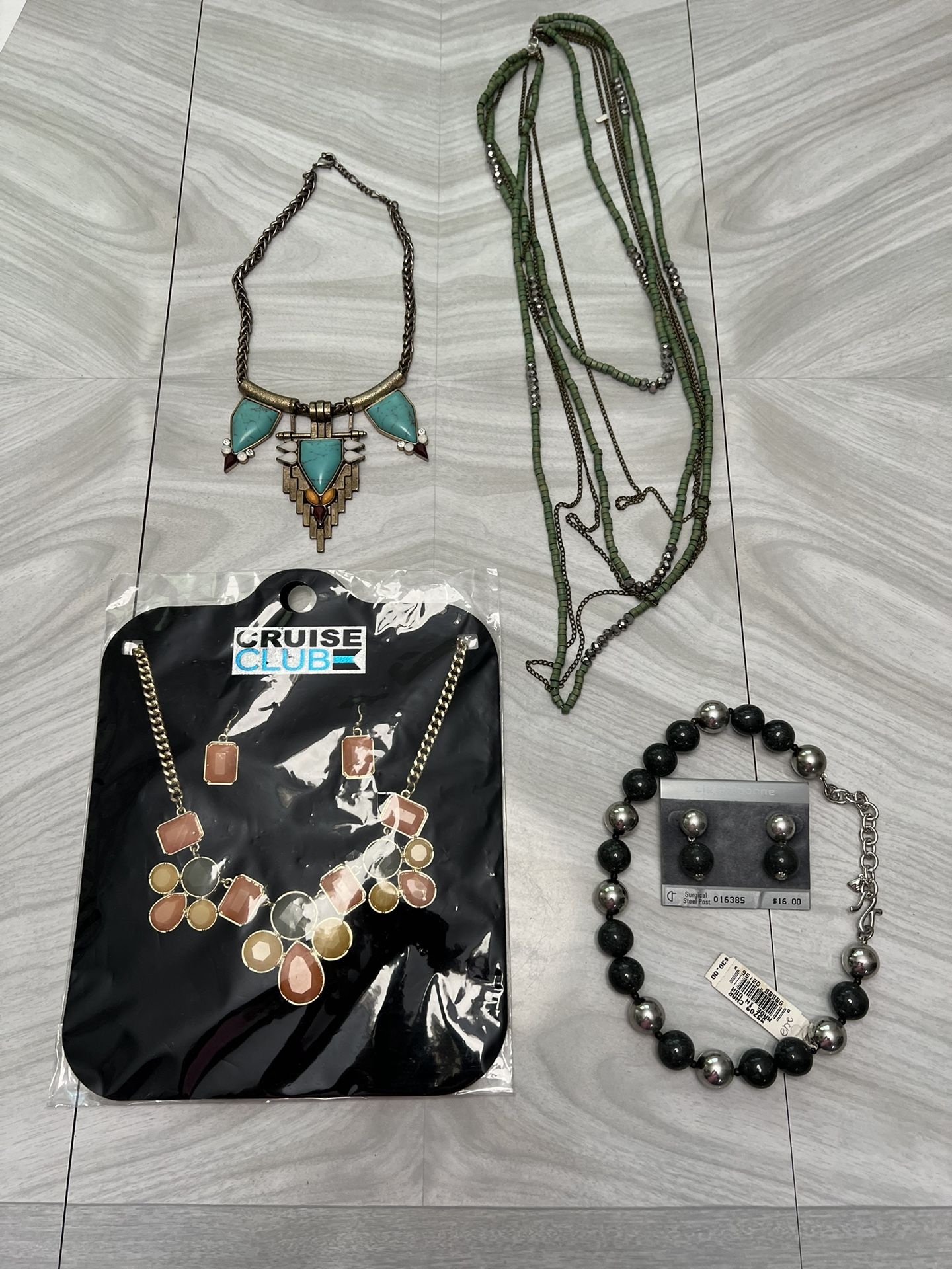 Lot Vintage Necklaces Cruise Club Liz Claiborne Black Silver Gold Turquoise Grn Cruise club - nwt - peach green yellow gold Liz Claiborne - black s