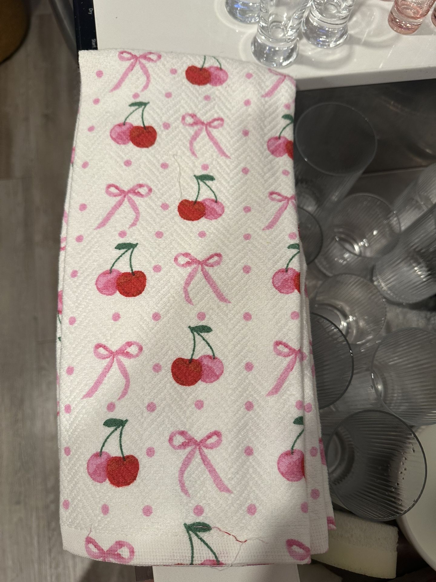 🍒 Cherry Towels with Pink Bows – Set of 2 🍒
