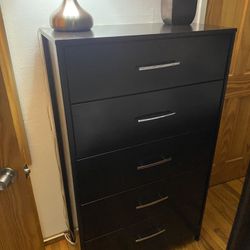 Free Delivery of Incredible Condition South Shore 5-Drawer Dresser 