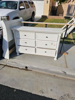 3 twin beds Free