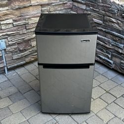 Magic Chef Refrigerator