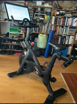 Gen 1 peloton bike