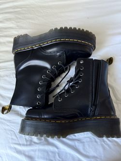 Womens DR MARTENS