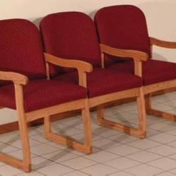 New Wooden Mallet Dakota Wave Prairie Three Seat Chair, Color Vinyl Cream