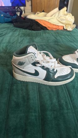 Air Jordan 1 Mid White Green Sneakers
