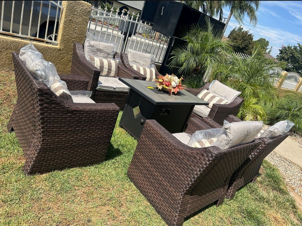 Brand New Patio Outdoor Furniture Set With Fire Pit