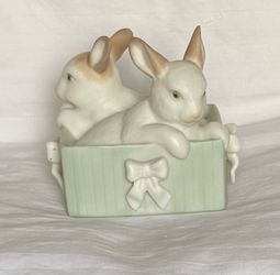 Daisa Golden Memories Rabbits Bunnies Figurine Bows Green Box Vtg