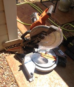 Very nice Ridgid 10" Miter Saw.. only 85 today!!
