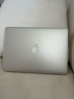 2015 Apple MacBook Air Laptop