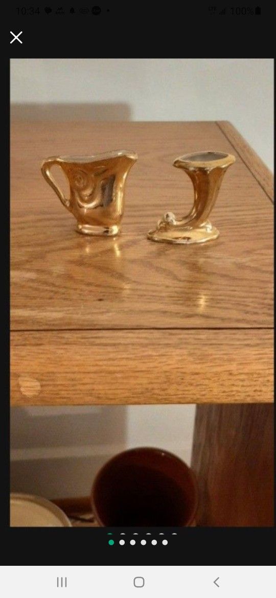 Vintage Miniture pitcher and cornucopia.