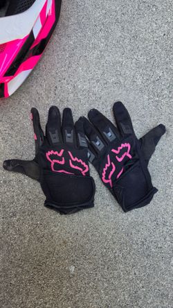 Riding gloves